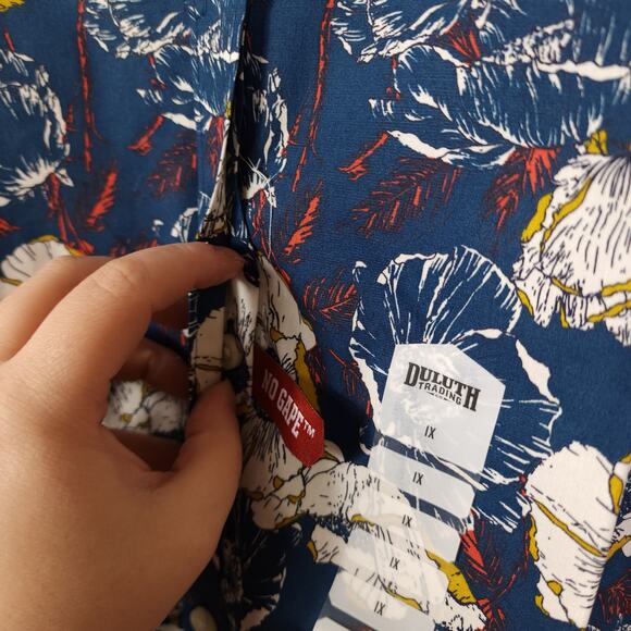 Duluth Wrinklefighter Tunic in Navy Sun Floral Size 1X - Picture 7 of 11